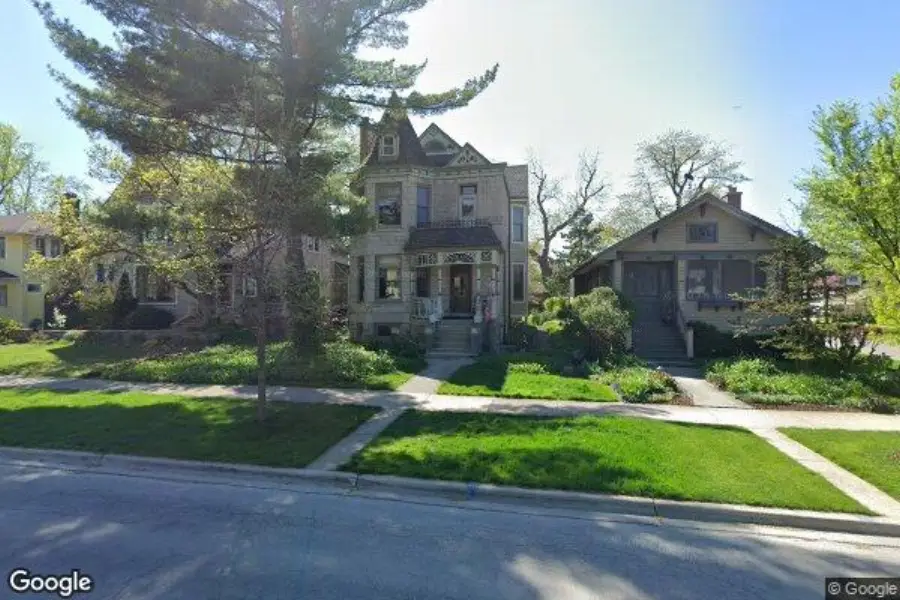 741 N GROVE AVE, Oak Park