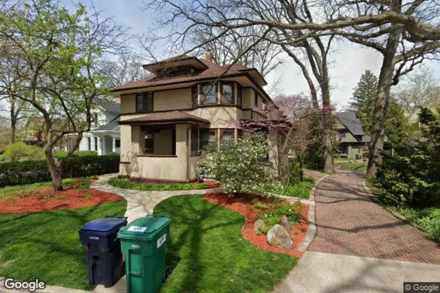 7 ELIZABETH CT, Oak Park