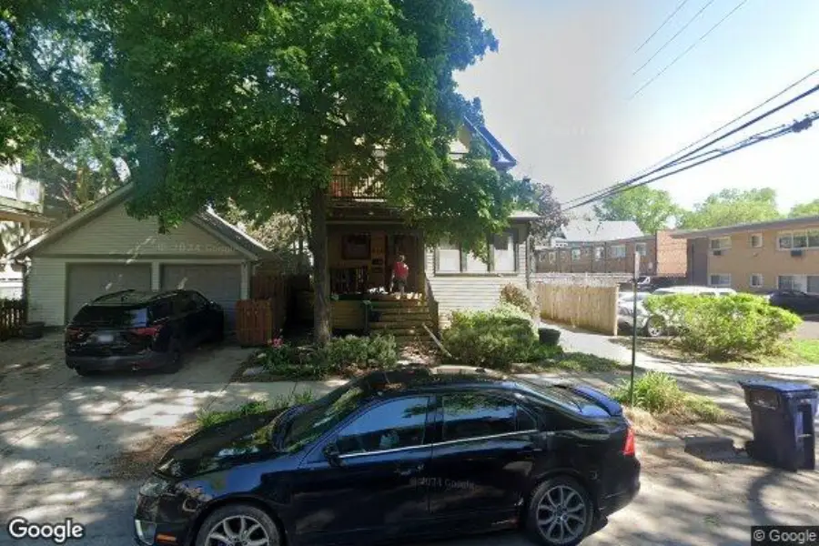 916 PLEASANT ST, Oak Park