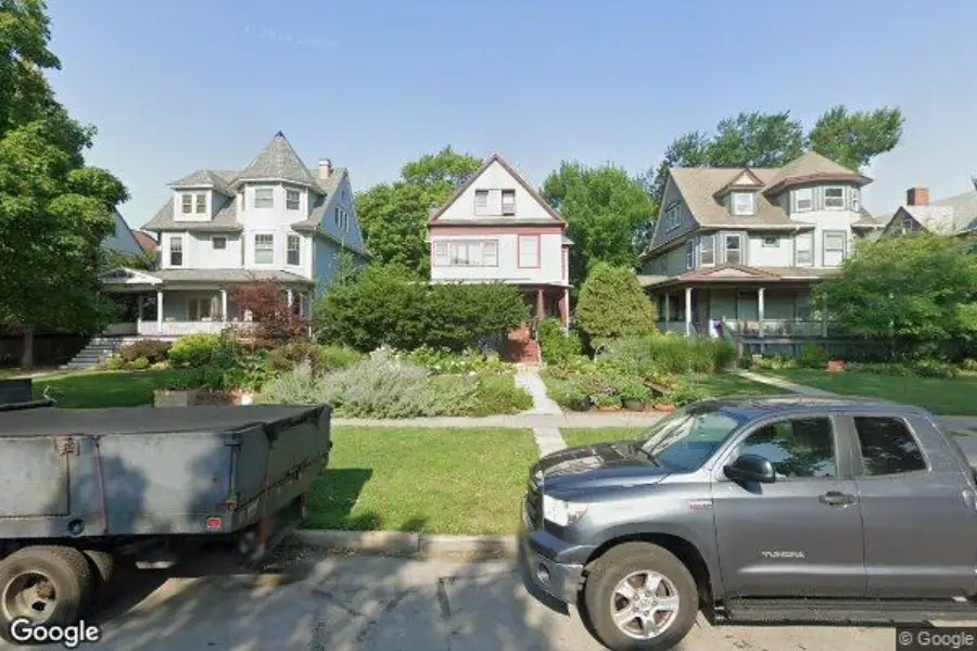 323 S EAST AVE, Oak Park